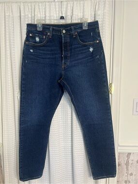 Levi's Women's Skinny Jeans in Dark Blue with Light Whiskering